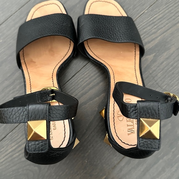 VALENTINO GARAVANI
Roman Stud Ankle Strap Sandals - Picture 9 of 9